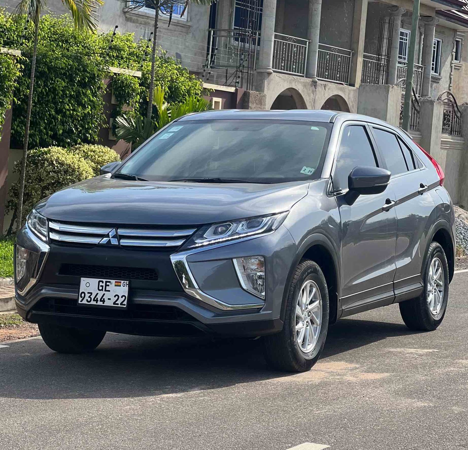 2019 Mitsubishi Eclipse 01