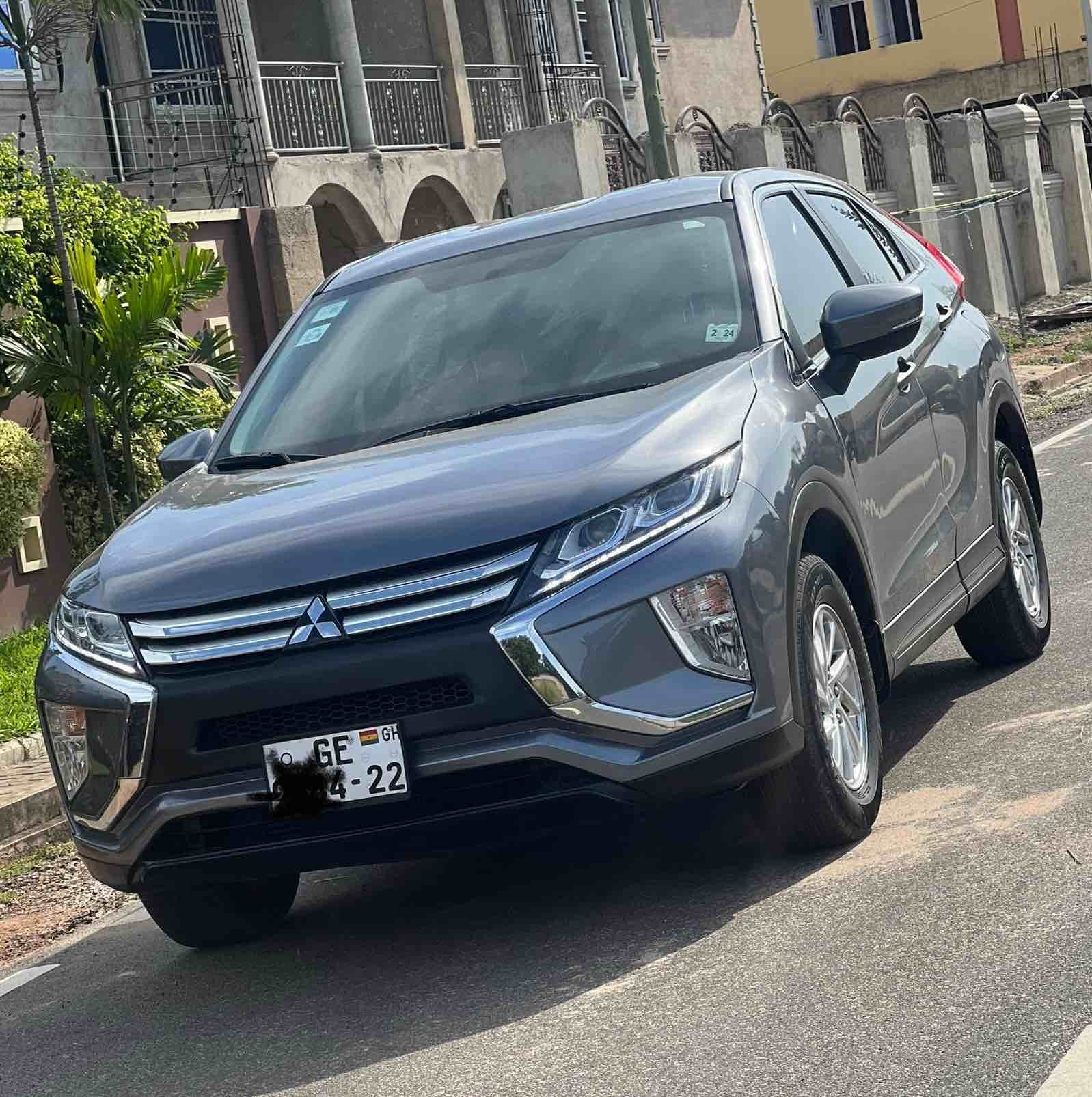 2019 Mitsubishi Eclipse 02